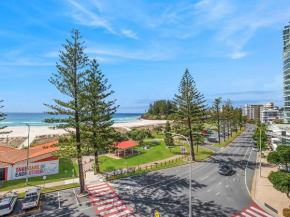 Calypso Plaza Resort Unit 462 - Penthouse style apartment Beachfront Coolangatta